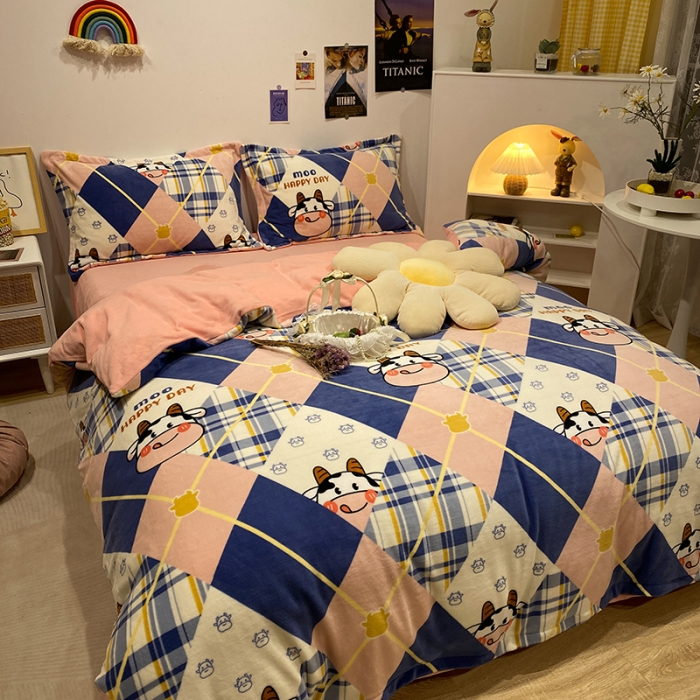 91家纺网 家纺一手货源 找家纺 珺柔家纺2021新款牛奶绒印花四件套 格子奶牛