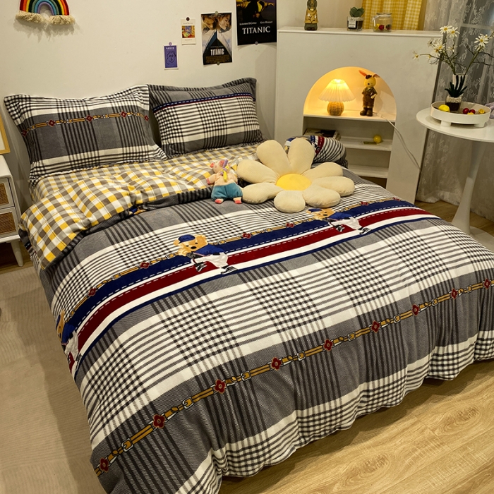 91家纺网 家纺一手货源 找家纺 珺柔家纺2021新款牛奶绒印花四件套 格子小熊