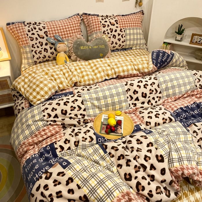 91家纺网 家纺一手货源 找家纺 珺柔家纺2021新款牛奶绒印花四件套 好时光