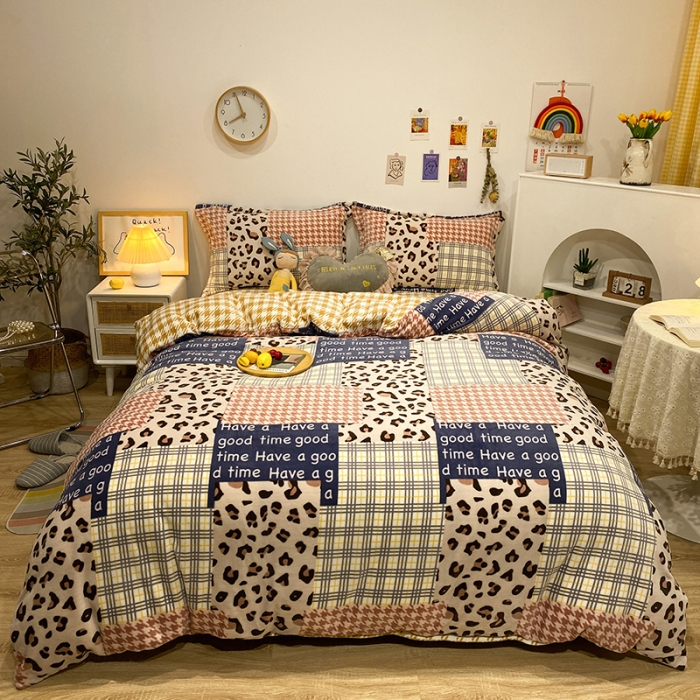 91家纺网 家纺一手货源 找家纺 珺柔家纺2021新款牛奶绒印花四件套 好时光