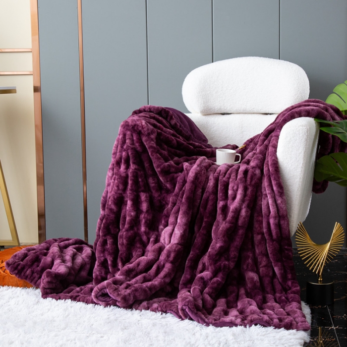 91家纺网 家纺一手货源 找家纺 来菲毛毯 25新款氨纶兔毛毛毯托斯塔纳加厚双层保暖奢华沙发毯紫红色