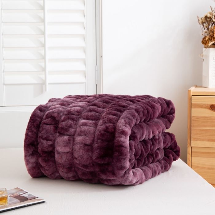 91家纺网 家纺一手货源 找家纺 来菲毛毯 25新款氨纶兔毛毛毯托斯塔纳加厚双层保暖奢华沙发毯紫红色