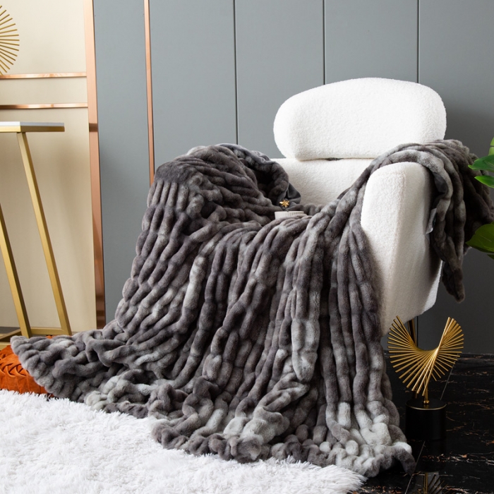 91家纺网 家纺一手货源 找家纺 来菲毛毯 25新款氨纶兔毛毛毯托斯塔纳加厚双层保暖奢华沙发毯灰色