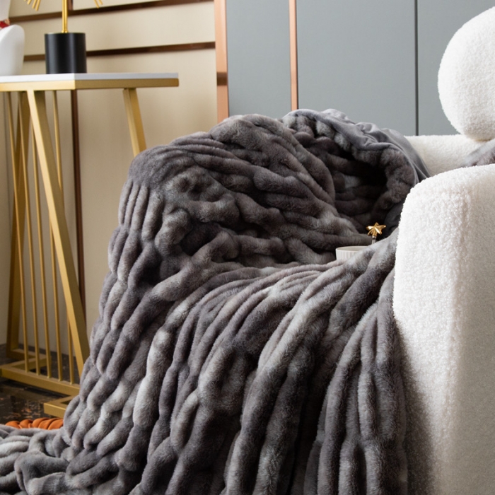 91家纺网 家纺一手货源 找家纺 来菲毛毯 25新款氨纶兔毛毛毯托斯塔纳加厚双层保暖奢华沙发毯灰色