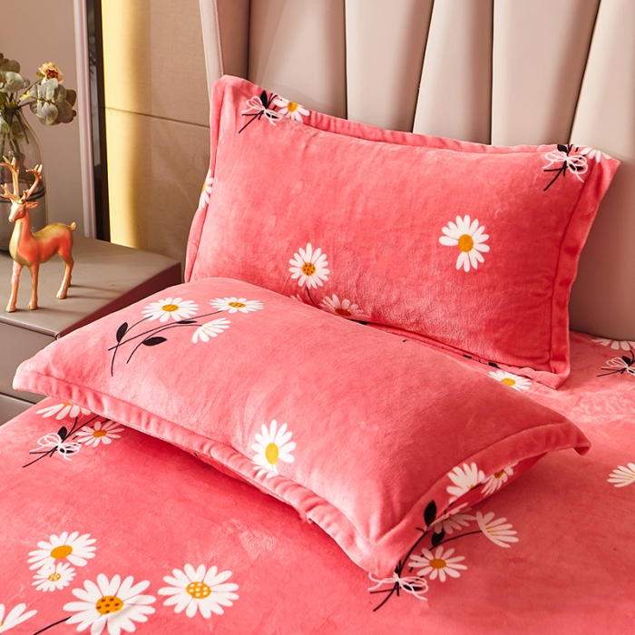 91家纺网 家纺一手货源 找家纺 纽缦 2021新款牛奶绒四件套法莱水晶宝宝绒 菊之语红