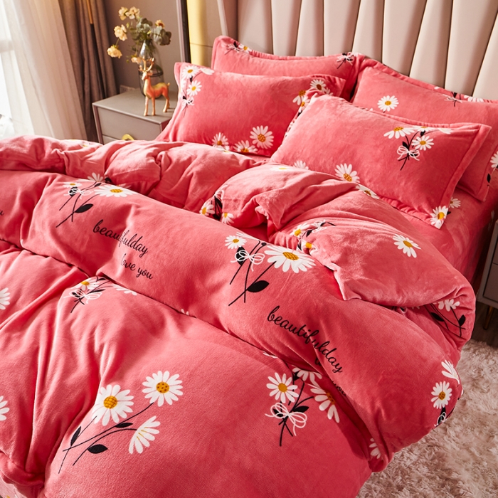 91家纺网 家纺一手货源 找家纺 纽缦 2021新款牛奶绒四件套法莱水晶宝宝绒 菊之语红