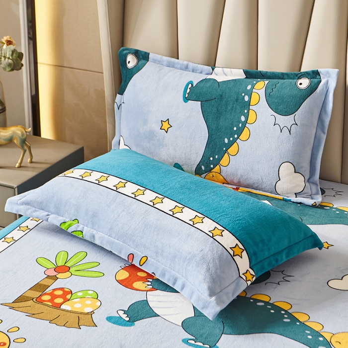 91家纺网 家纺一手货源 找家纺 纽缦 2021新款牛奶绒四件套法莱水晶宝宝绒 恐龙世界蓝（大版）