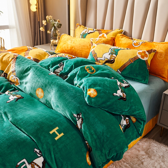 91家纺网 家纺一手货源 找家纺 纽缦 2021新款牛奶绒四件套法莱水晶宝宝绒 马到成功绿（大版）