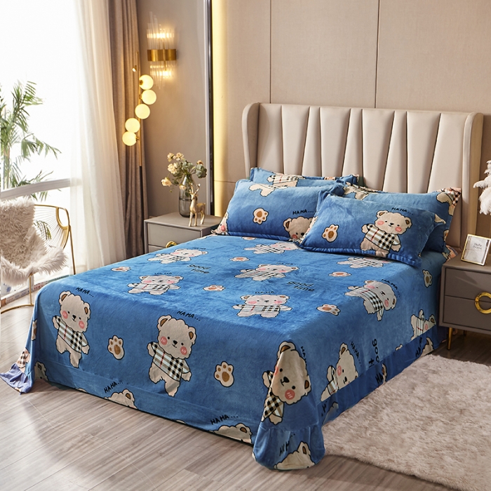 91家纺网 家纺一手货源 找家纺 纽缦 2021新款牛奶绒四件套法莱水晶宝宝绒 摩卡小熊蓝灰