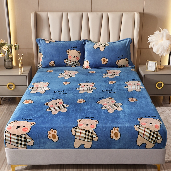 91家纺网 家纺一手货源 找家纺 纽缦 2021新款牛奶绒四件套法莱水晶宝宝绒 摩卡小熊蓝灰