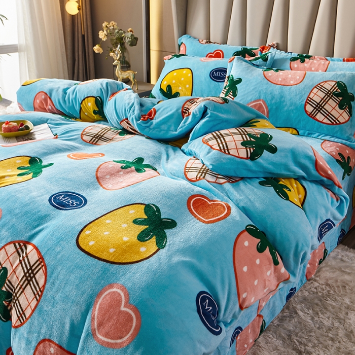 91家纺网 家纺一手货源 找家纺 纽缦 2021新款牛奶绒四件套法莱水晶宝宝绒 硕果蓝