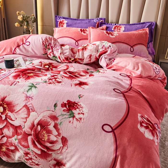 91家纺网 家纺一手货源 找家纺 纽缦 2021新款牛奶绒四件套法莱水晶宝宝绒 婉韵红（大版）