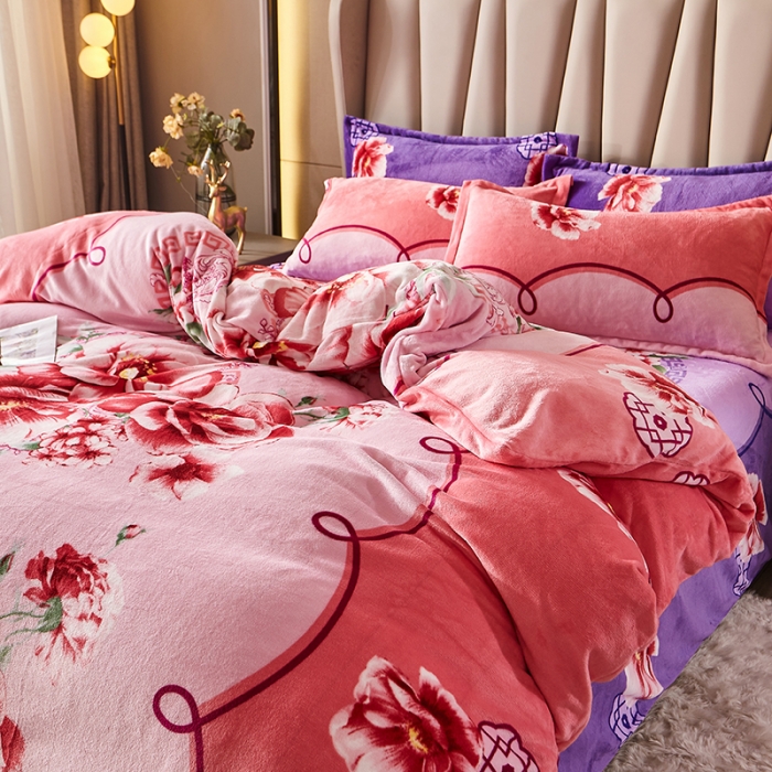 91家纺网 家纺一手货源 找家纺 纽缦 2021新款牛奶绒四件套法莱水晶宝宝绒 婉韵红（大版）