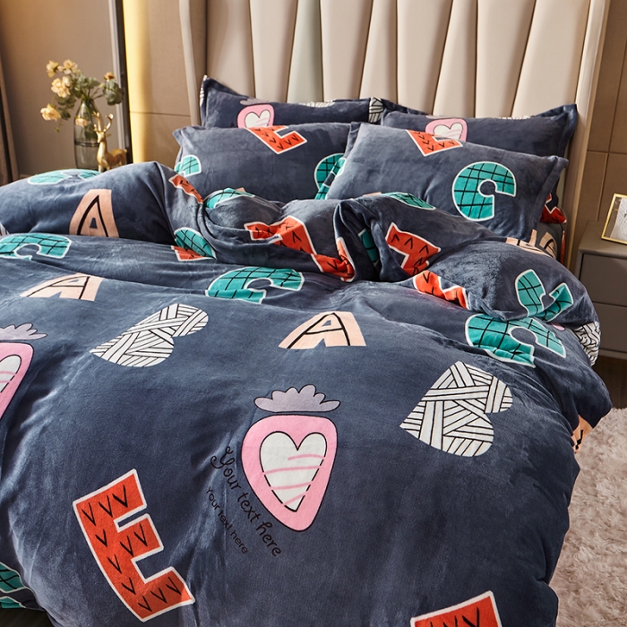 91家纺网 家纺一手货源 找家纺 纽缦 2021新款牛奶绒四件套法莱水晶宝宝绒 字母乐园