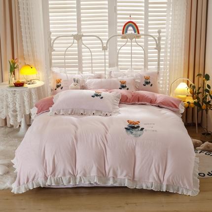 91家纺网 家纺一手货源 找家纺 纽缦 2021新款韩版水晶绒床单四件套法莱水晶牛奶 萌熊-粉豆沙