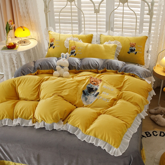 91家纺网 家纺一手货源 找家纺 纽缦 2021新款韩版水晶绒床单四件套法莱水晶牛奶 萌熊-姜黄灰