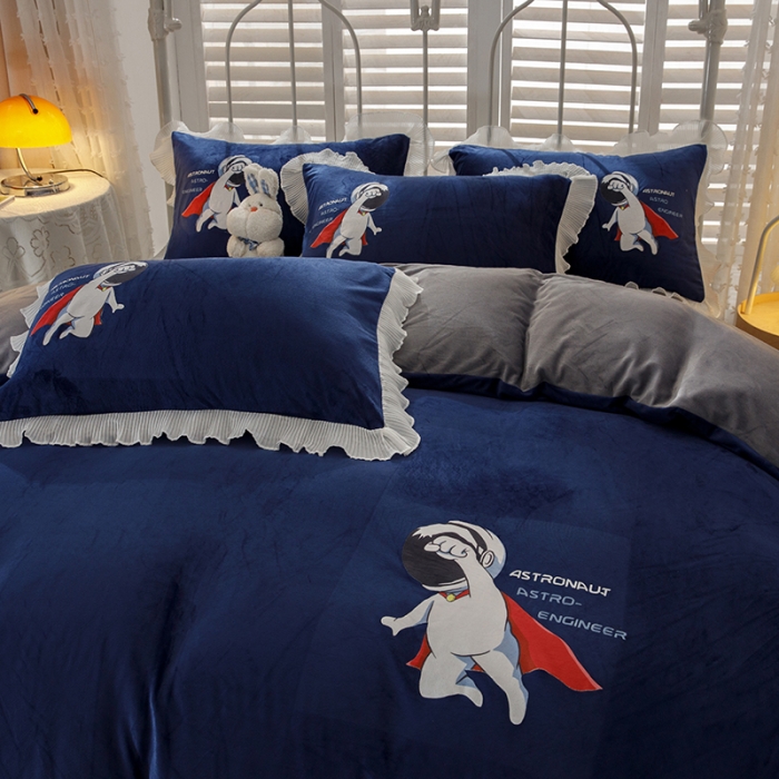 91家纺网 家纺一手货源 找家纺 纽缦 2021新款韩版水晶绒床单四件套法莱水晶牛奶 太空小超人-宝蓝灰