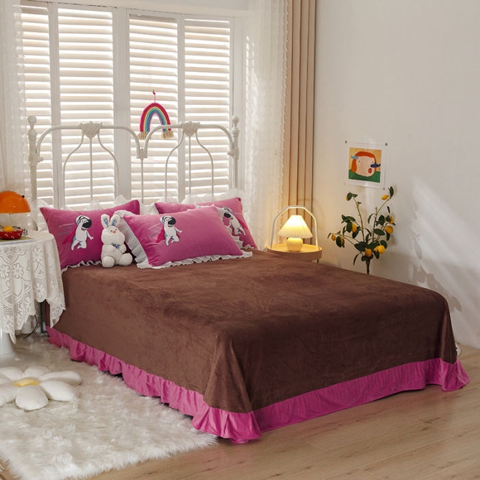 91家纺网 家纺一手货源 找家纺 纽缦 2021新款韩版水晶绒床单四件套法莱水晶牛奶 太空小超人-豆沙咖