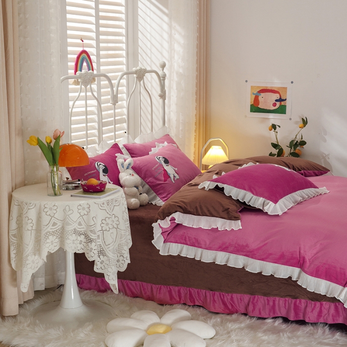 91家纺网 家纺一手货源 找家纺 纽缦 2021新款韩版水晶绒床单四件套法莱水晶牛奶 太空小超人-豆沙咖