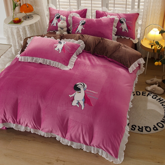 91家纺网 家纺一手货源 找家纺 纽缦 2021新款韩版水晶绒床单四件套法莱水晶牛奶 太空小超人-豆沙咖