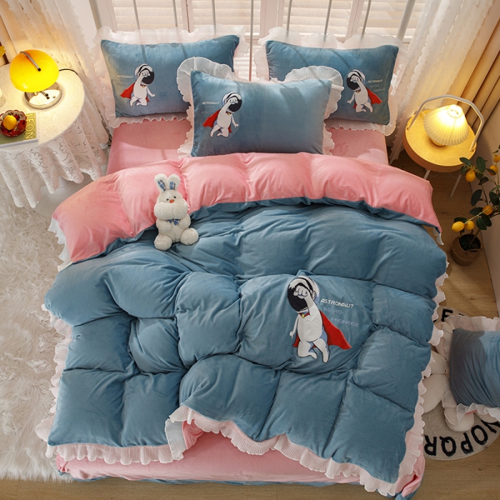91家纺网 家纺一手货源 找家纺 纽缦 2021新款韩版水晶绒床单四件套法莱水晶牛奶 太空小超人-蓝灰粉