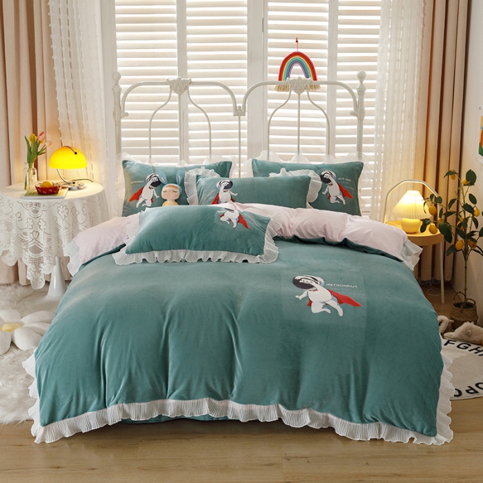 91家纺网 家纺一手货源 找家纺 纽缦 2021新款韩版水晶绒床单四件套法莱水晶牛奶 太空小超人-浅绿粉