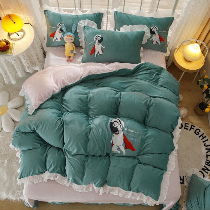 91家纺网 家纺一手货源 找家纺 纽缦 2021新款韩版水晶绒床单四件套法莱水晶牛奶 太空小超人-浅绿粉