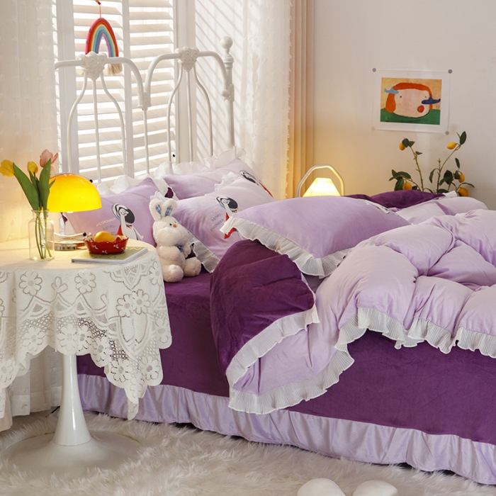 91家纺网 家纺一手货源 找家纺 纽缦 2021新款韩版水晶绒床单四件套法莱水晶牛奶 太空小超人-深浅紫