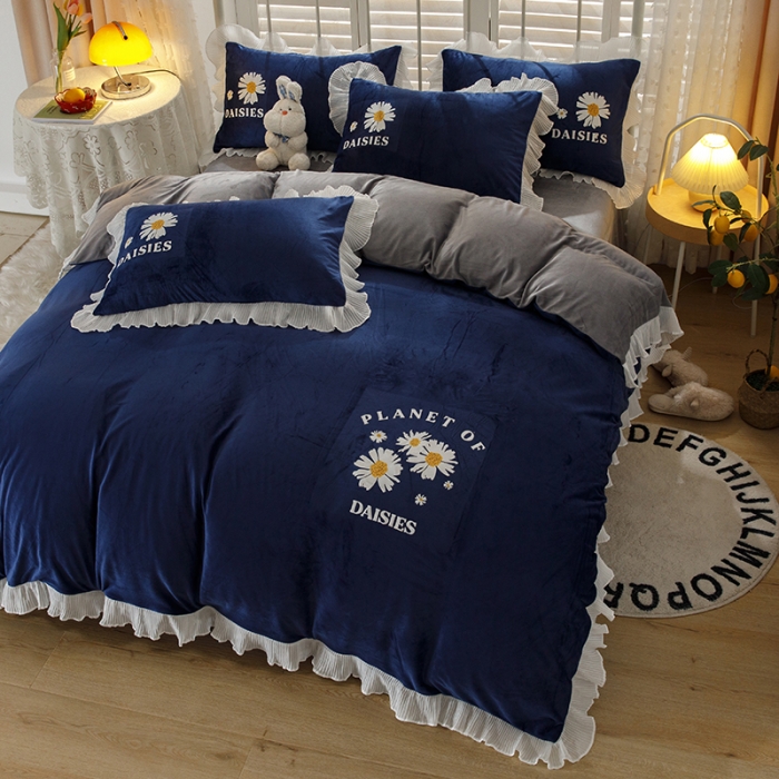 91家纺网 家纺一手货源 找家纺 纽缦 2021新款韩版水晶绒床单四件套法莱水晶牛奶 小雏菊-宝蓝灰