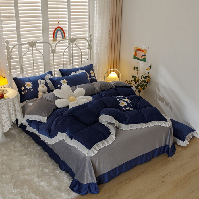 91家纺网 家纺一手货源 找家纺 纽缦 2021新款韩版水晶绒床单四件套法莱水晶牛奶 小雏菊-宝蓝灰