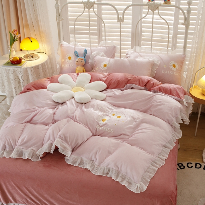 91家纺网 家纺一手货源 找家纺 纽缦 2021新款韩版水晶绒床单四件套法莱水晶牛奶 小雏菊-粉豆沙