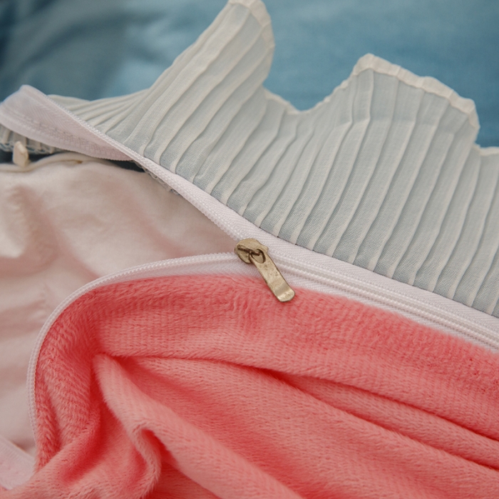 91家纺网 家纺一手货源 找家纺 纽缦 2021新款韩版水晶绒床单四件套法莱水晶牛奶 小雏菊-蓝灰粉