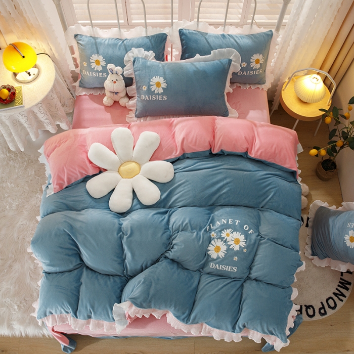 91家纺网 家纺一手货源 找家纺 纽缦 2021新款韩版水晶绒床单四件套法莱水晶牛奶 小雏菊-蓝灰粉