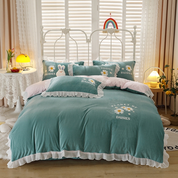 91家纺网 家纺一手货源 找家纺 纽缦 2021新款韩版水晶绒床单四件套法莱水晶牛奶 小雏菊-浅绿粉