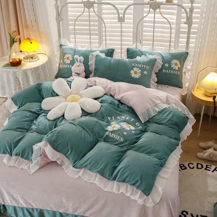 91家纺网 家纺一手货源 找家纺 纽缦 2021新款韩版水晶绒床单四件套法莱水晶牛奶 小雏菊-浅绿粉