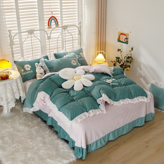 91家纺网 家纺一手货源 找家纺 纽缦 2021新款韩版水晶绒床单四件套法莱水晶牛奶 小雏菊-浅绿粉
