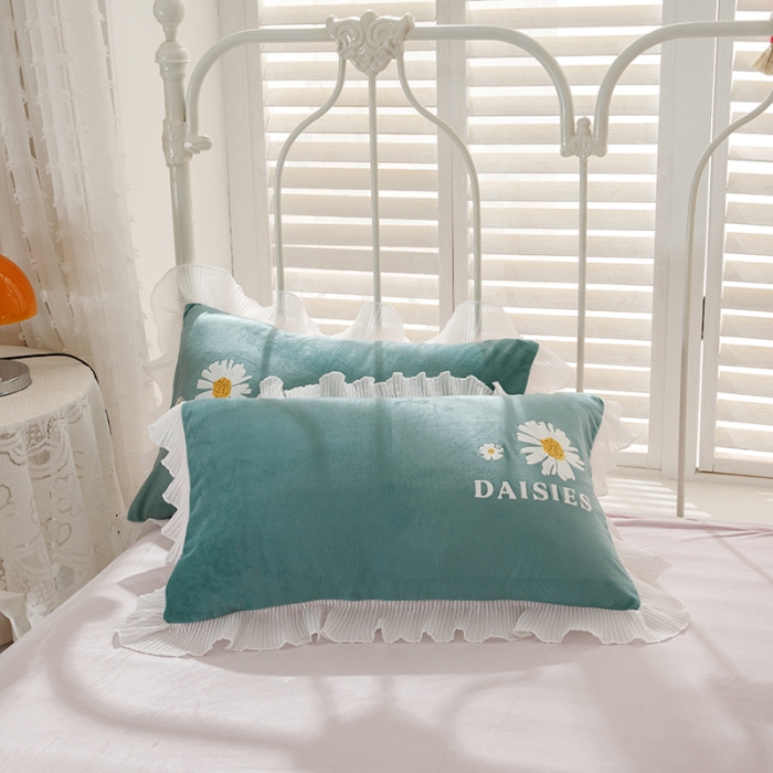 91家纺网 家纺一手货源 找家纺 纽缦 2021新款韩版水晶绒床单四件套法莱水晶牛奶 小雏菊-浅绿粉