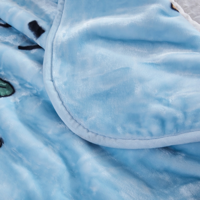 91家纺网 家纺一手货源 找家纺 凯轩毛毛毯毯子 儿童云毛毯毯子系列不二家 胡萝卜-蓝