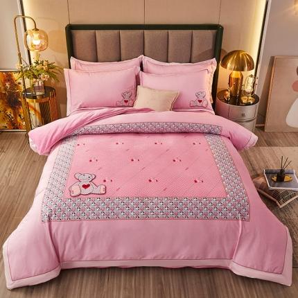 91家纺网 家纺一手货源 找家纺 涵美人家纺 2025数码印花加厚水晶法莱牛奶绒四件套波比熊粉