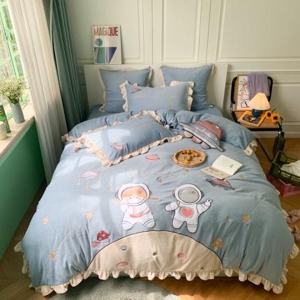 91家纺网 家纺一手货源 找家纺 柚子YOUTH 2021新款牛奶绒工艺款四件套-实拍 星球漫步蓝