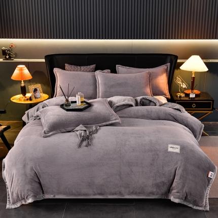 91家纺网 家纺一手货源 找家纺 小牛席业2021新款色织牛奶绒系列四件套灰色