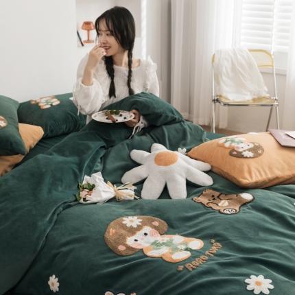 91家纺网 家纺一手货源 找家纺 （总）柚子YOUTH2021新款牛奶绒绣花工艺款四件套-棚拍