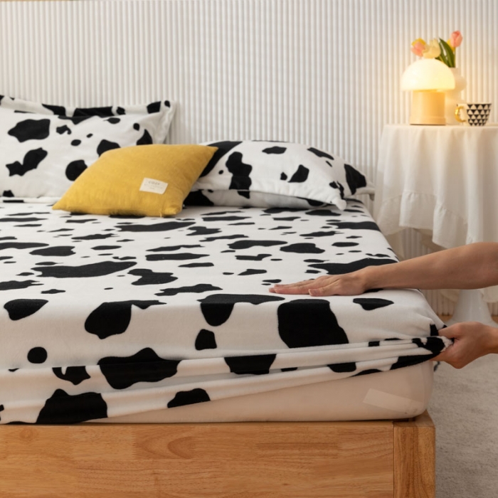 91家纺网 家纺一手货源 找家纺 梦家居 2021新款秋冬牛奶绒床笠单品 牛奶纹