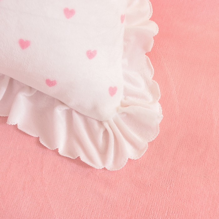 91家纺网 家纺一手货源 找家纺 金盛皇朝新款牛奶水晶宝宝绒韩版荷叶边床裙款四件套 甜心糖果粉