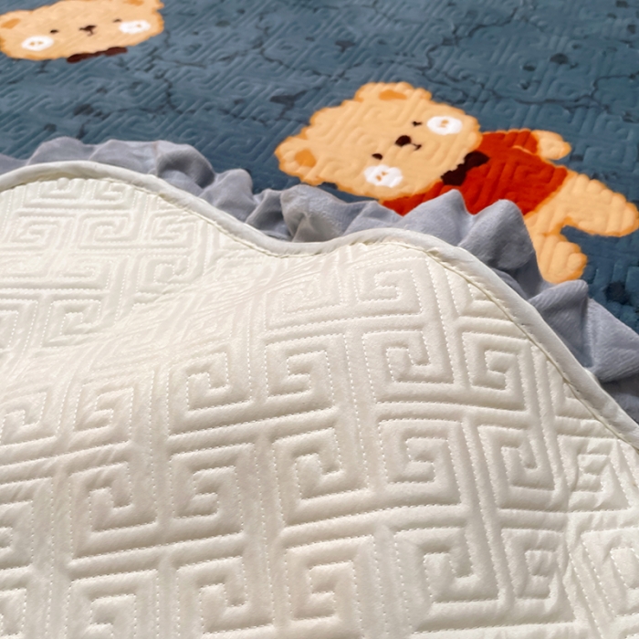 91家纺网 家纺一手货源 找家纺 索飞特牛奶绒夹棉绗缝床盖三件套 绅士熊