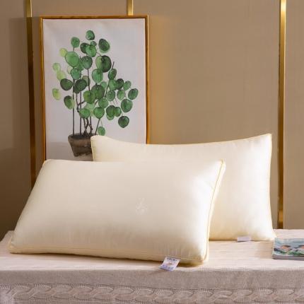 91家纺网 家纺一手货源 找家纺 (总) 枕之坊 2021新款豆本豆提花羽丝枕48×74cm