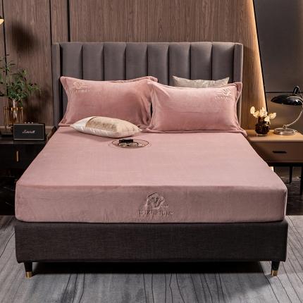 91家纺网 家纺一手货源 找家纺 （总）莱宁被业 2021新款精品牛奶绒刺绣床笠