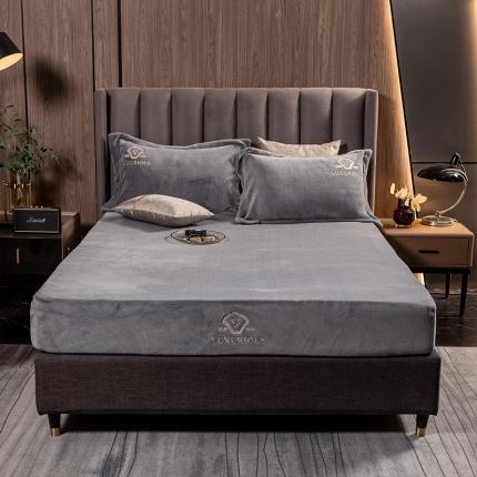 91家纺网 家纺一手货源 找家纺 （总）莱宁被业 2021新款精品牛奶绒刺绣床笠