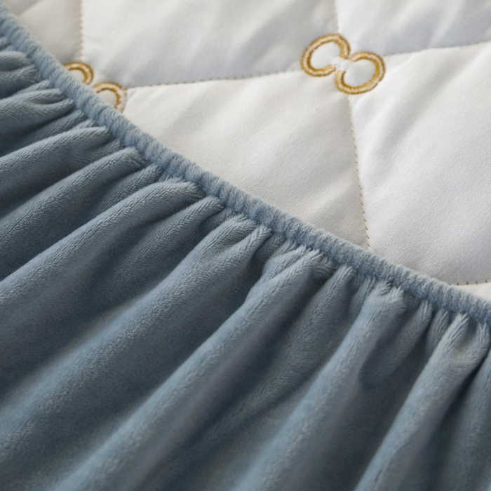 91家纺网 家纺一手货源 找家纺 （总）欧邦 新款纯色水晶绒刺绣夹棉床笠