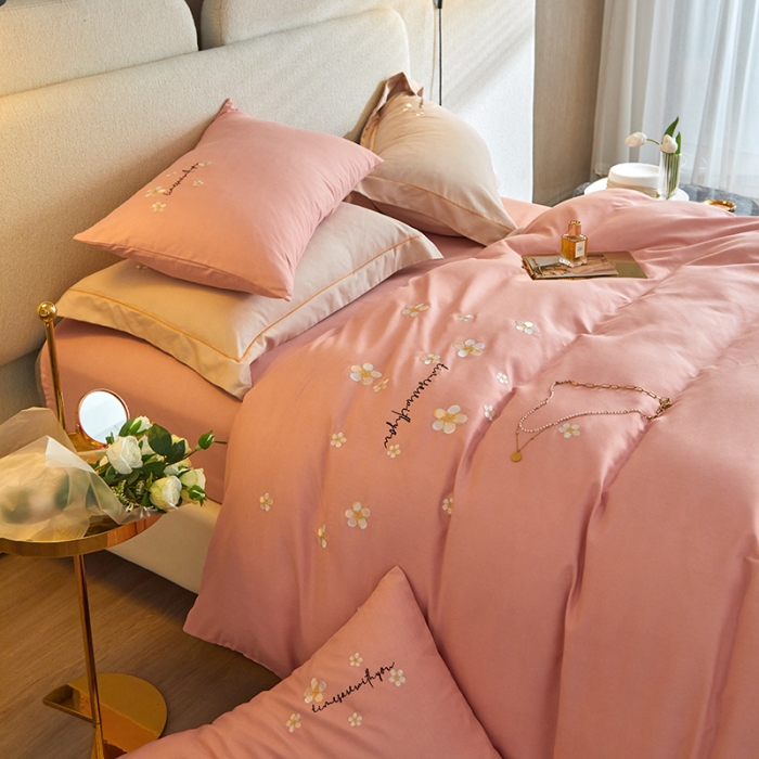 91家纺网 家纺一手货源 找家纺 凡客2021秋冬新款埃类棉刺绣磨毛四件套-樱语 樱语-浅粉